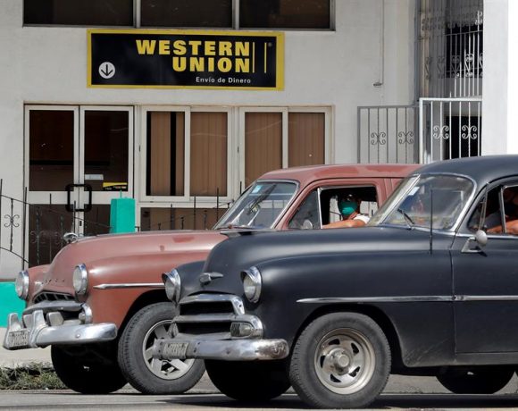 Western Union cierra en Cuba