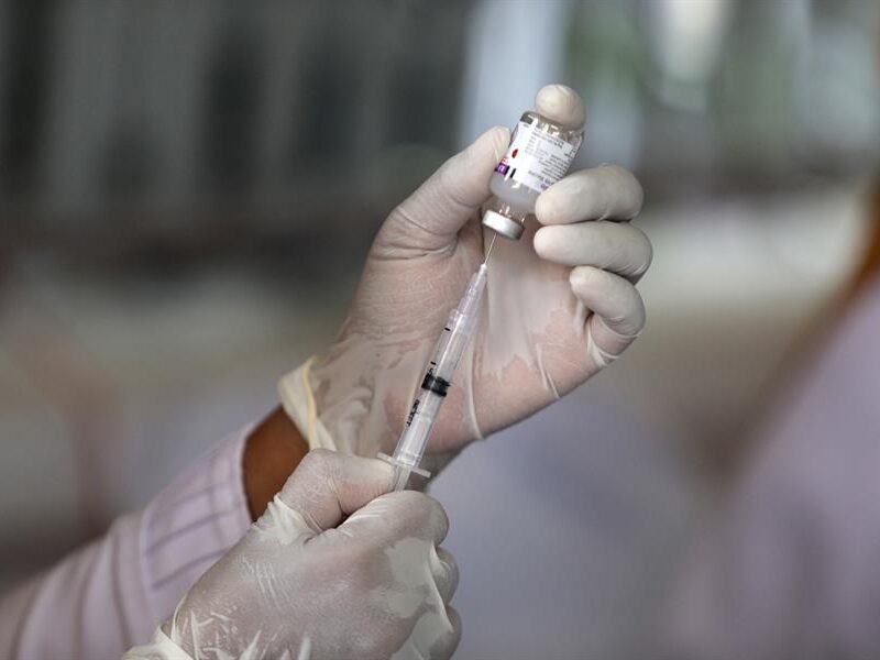 Vacuna de Moderna efectiva en 94.5%