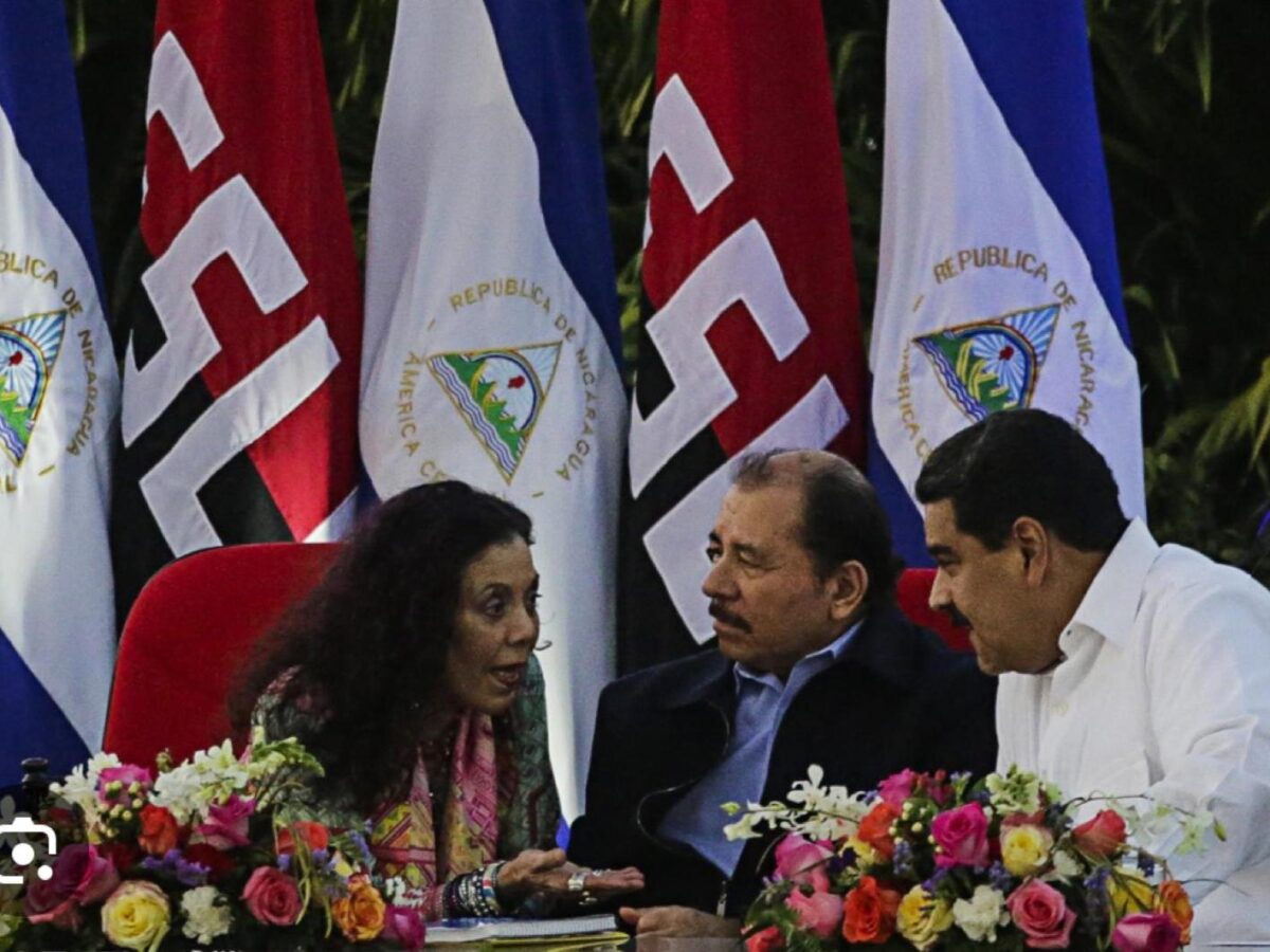 Ortega y Murillo se solidarizan con Maduro ante «infame jauría» de EEUU