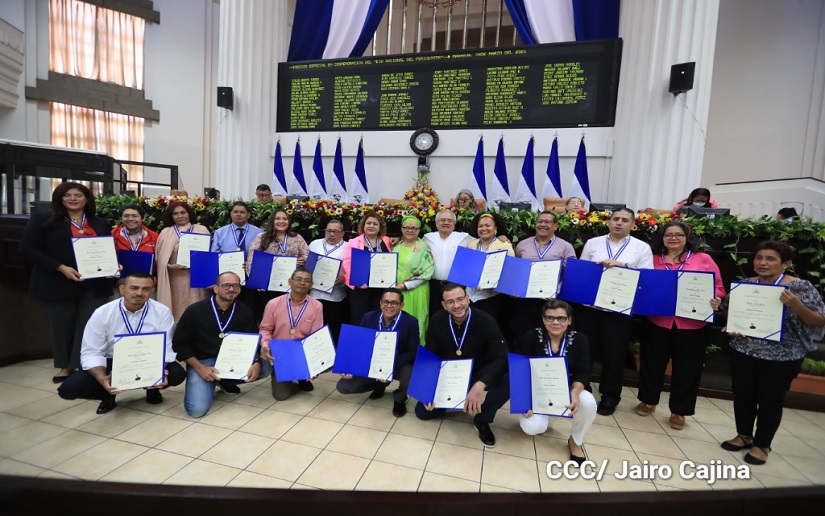 Periodistas oficialistas